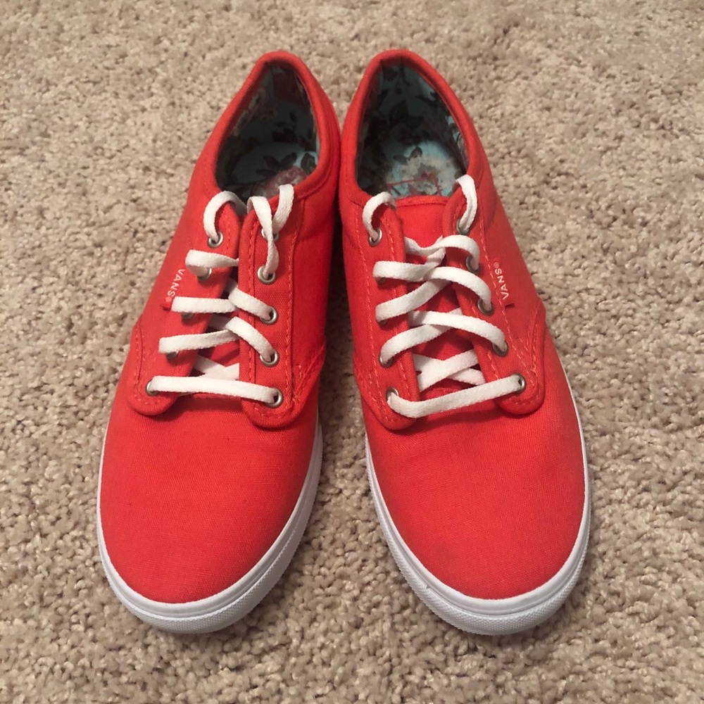 Women’s Vans sz 7.5
